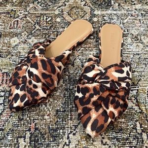 Bamboo leopard slides
